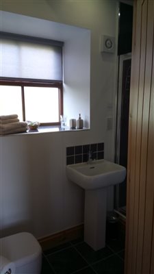 Twin en-suite shower room